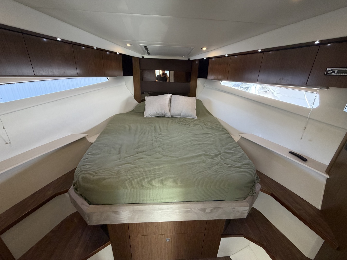 2016 Cruisers Yachts 41 Cantius