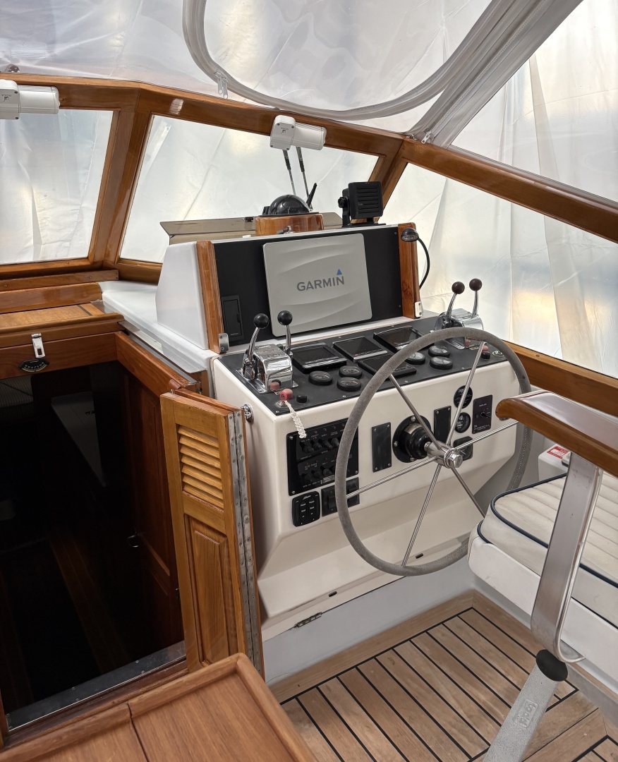 2000 Little Harbor 36 Express