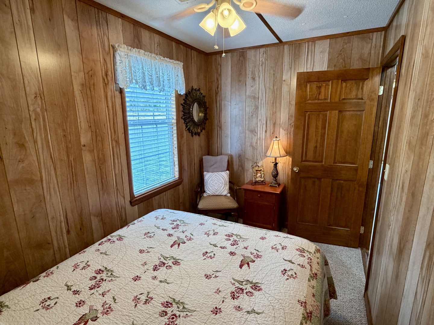 2002 Custom 20 x 53 Floating Cabin - Approx 999/sqft