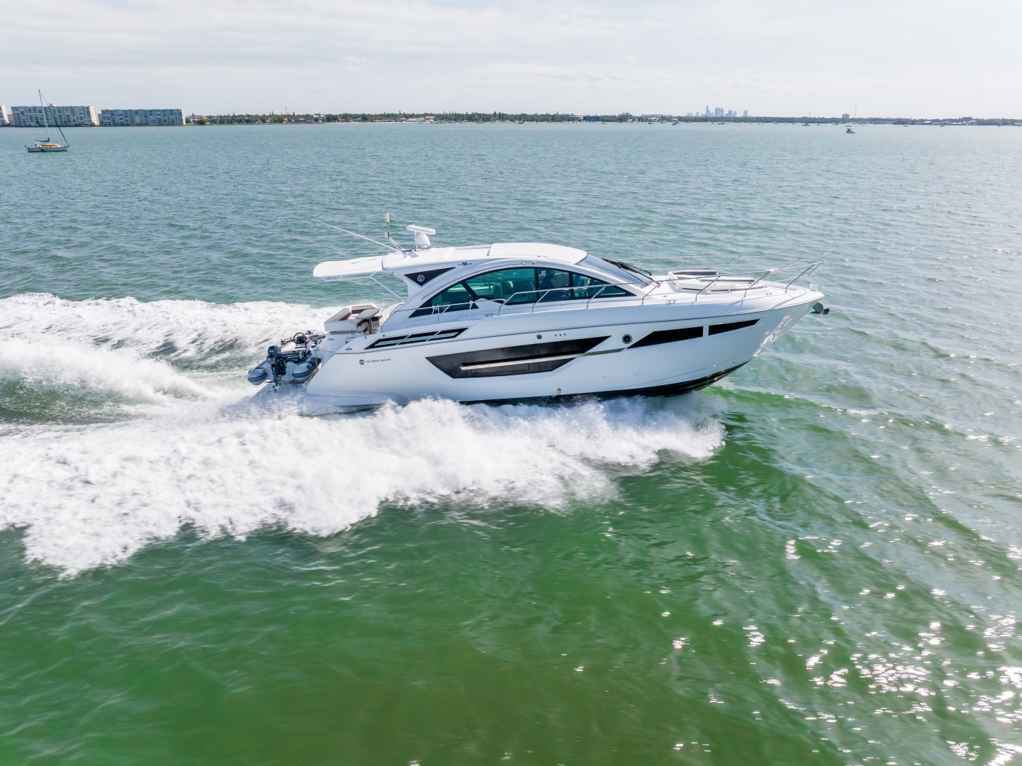 2018 Cruisers Yachts 50 CANTIUS