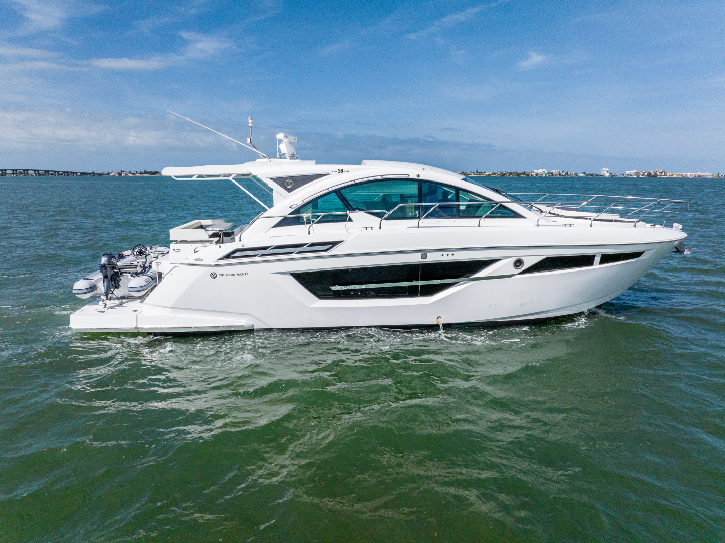 2018 Cruisers Yachts 50 CANTIUS