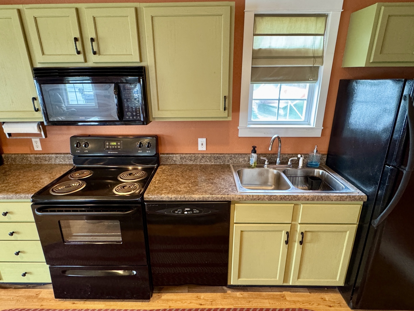 2006 Custom 20 x 43 Floating Cabin - Approx 812sqft