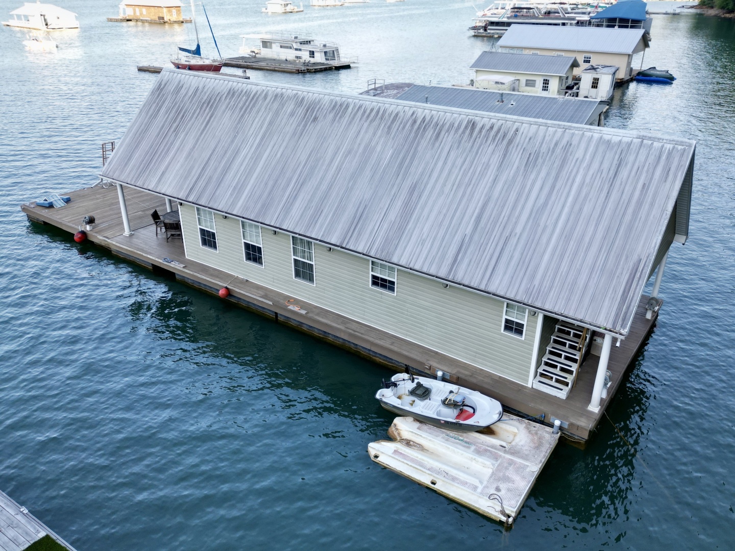 2006 Custom 20 x 43 Floating Cabin - Approx 812sqft