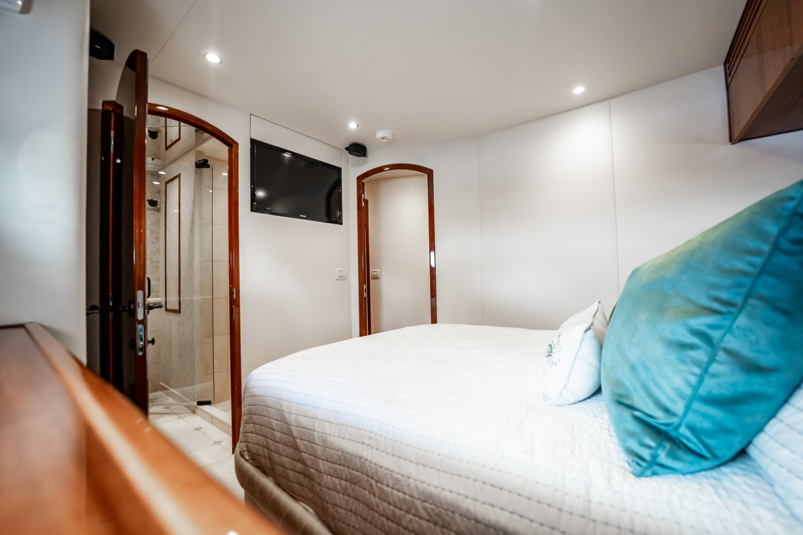 Breakaway 80ft Hatteras Yacht For Sale Breakaway 80ft Hatteras Yacht For Sale