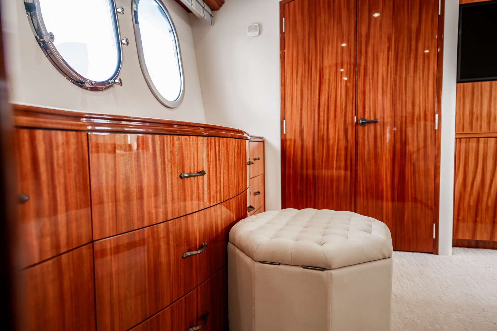 Breakaway 80ft Hatteras Yacht For Sale Breakaway 80ft Hatteras Yacht For Sale