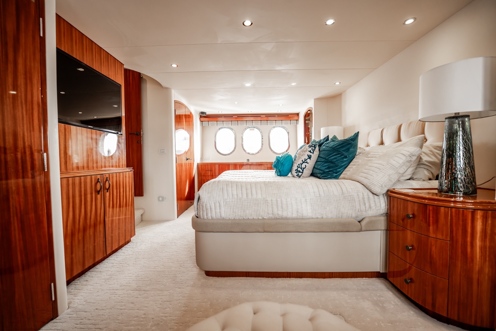 Breakaway 80ft Hatteras Yacht For Sale Breakaway 80ft Hatteras Yacht For Sale