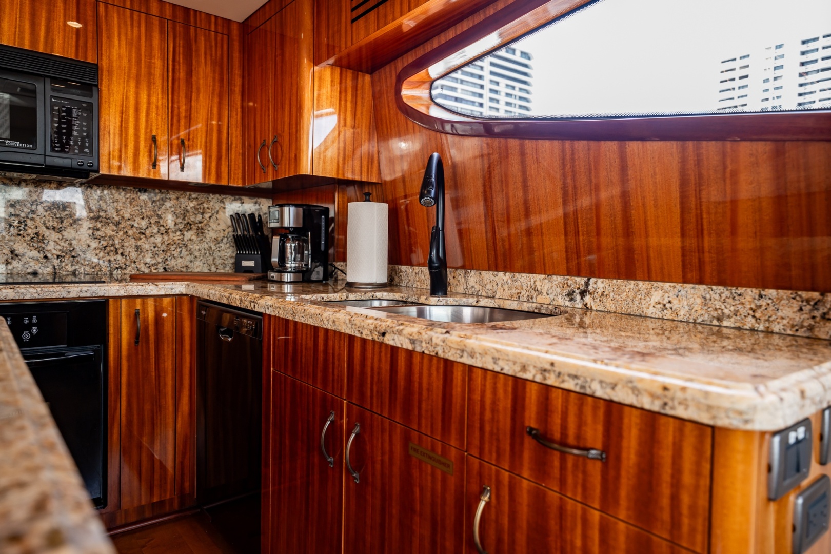 Breakaway 80ft Hatteras Yacht For Sale Breakaway 80ft Hatteras Yacht For Sale