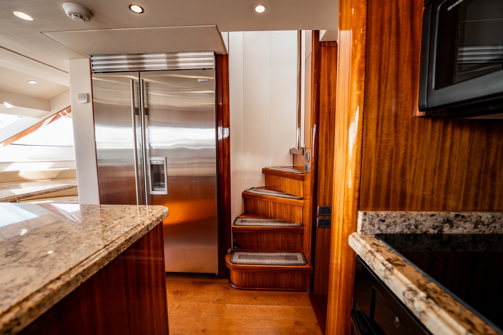Breakaway 80ft Hatteras Yacht For Sale Breakaway 80ft Hatteras Yacht For Sale