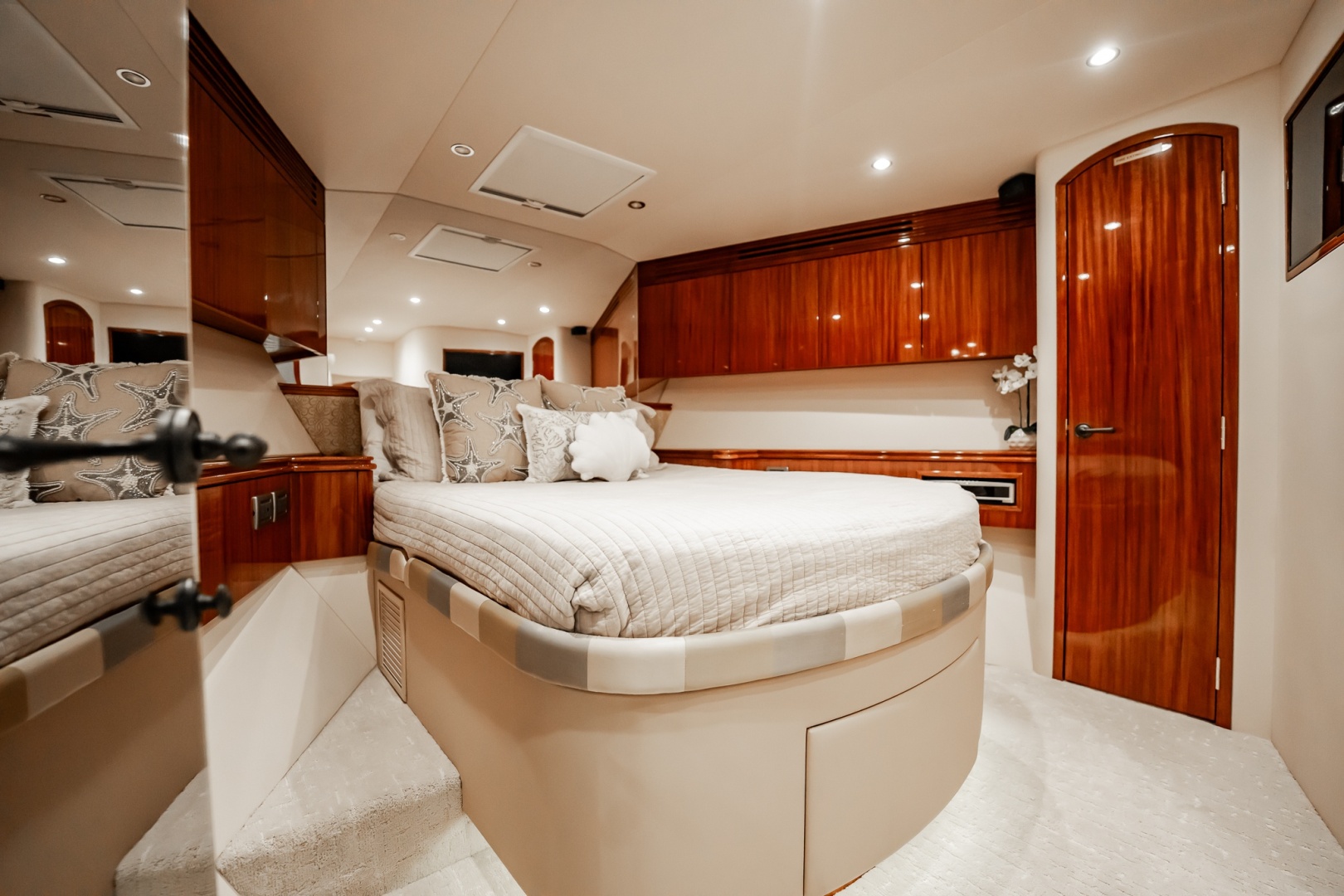 Breakaway 80ft Hatteras Yacht For Sale Breakaway 80ft Hatteras Yacht For Sale