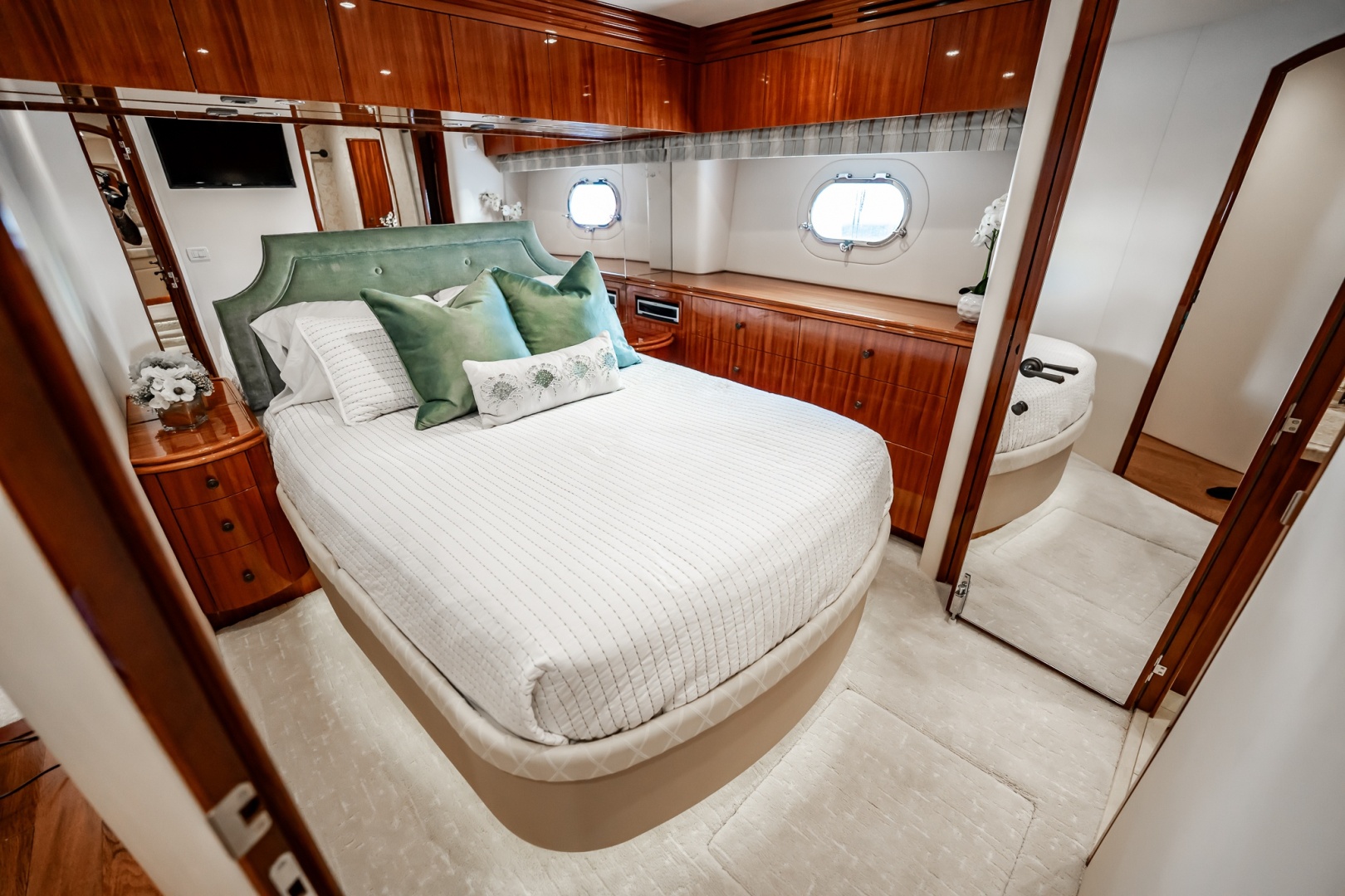 Breakaway 80ft Hatteras Yacht For Sale Breakaway 80ft Hatteras Yacht For Sale