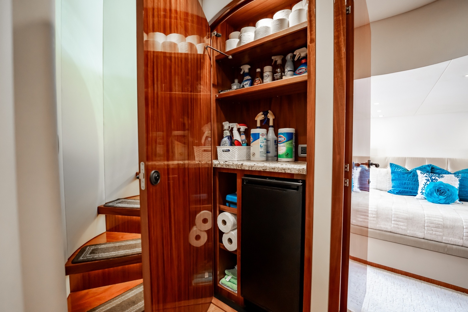 Breakaway 80ft Hatteras Yacht For Sale Breakaway 80ft Hatteras Yacht For Sale