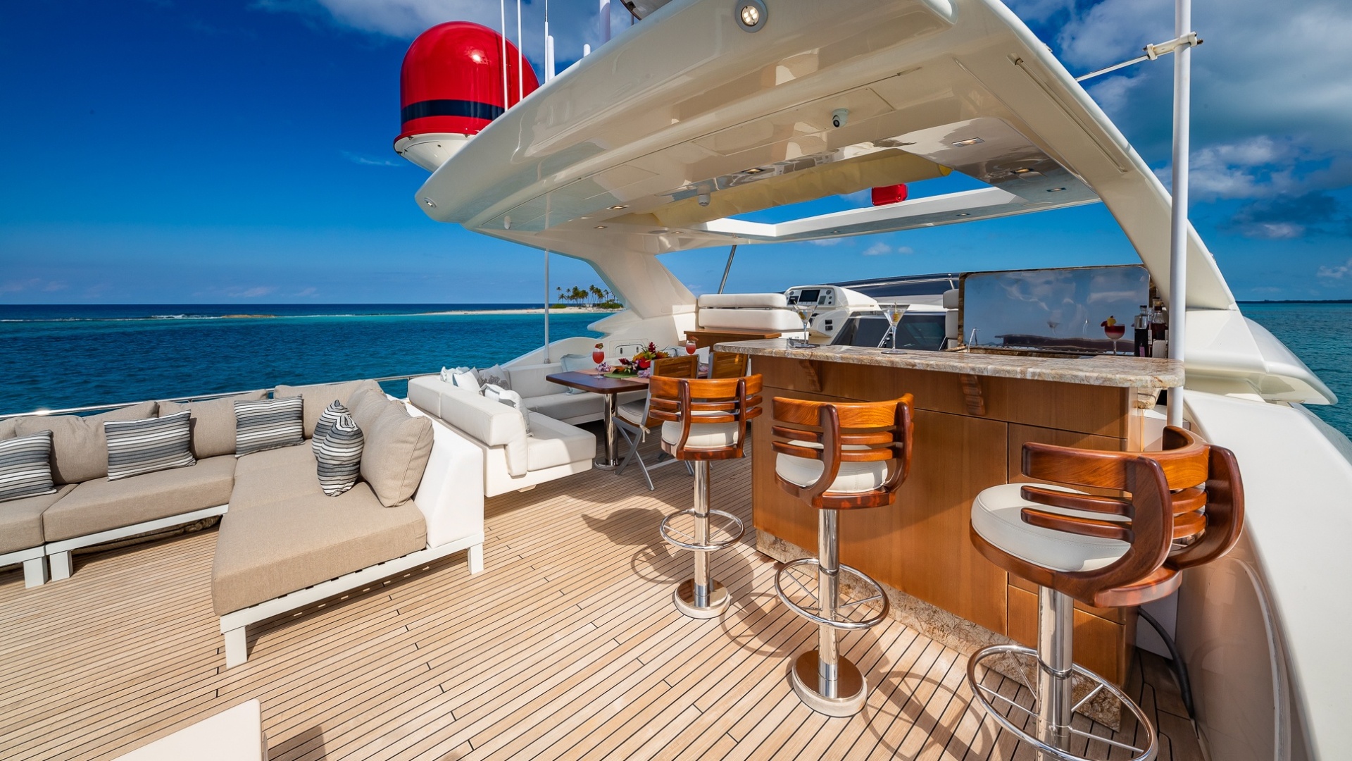 2012 Custom Line Raised Pilothouse