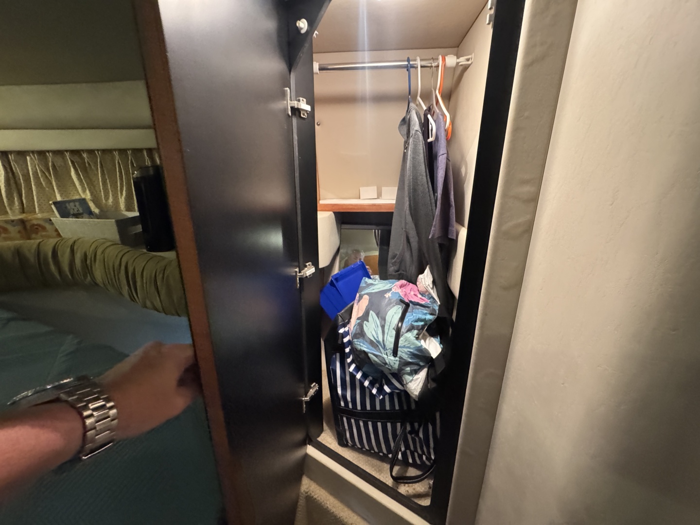 2001 Sea Ray 380 Aft Cabin
