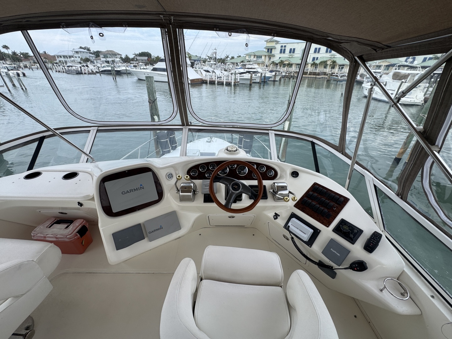 2001 Sea Ray 380 Aft Cabin