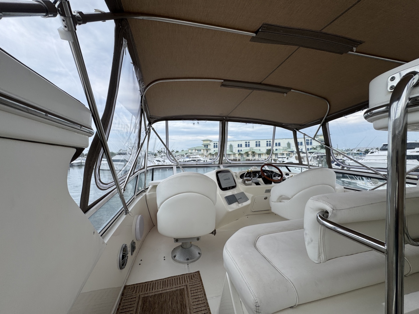 2001 Sea Ray 380 Aft Cabin