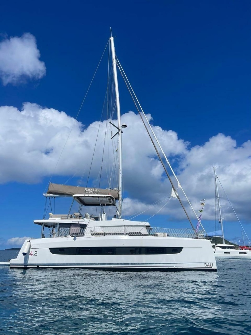 Kharites — 2023 · 48' · 3 Cabins · Pre-Owned