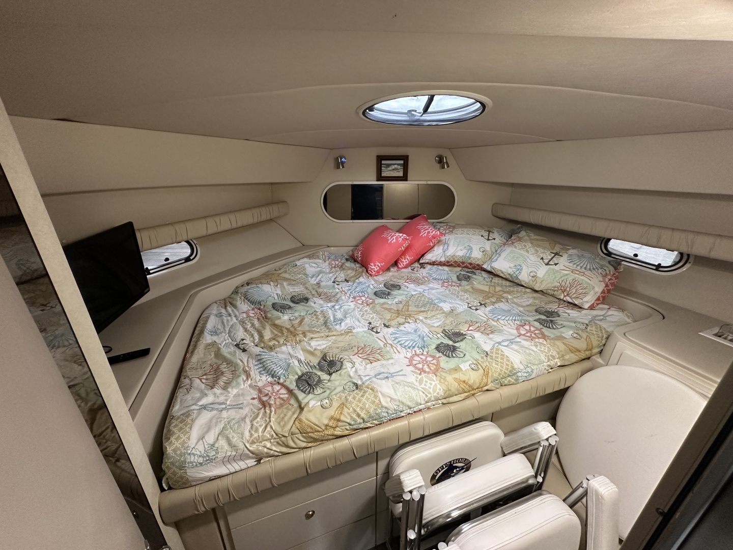 1998 Cruisers Yachts 3650 Aft Cabin