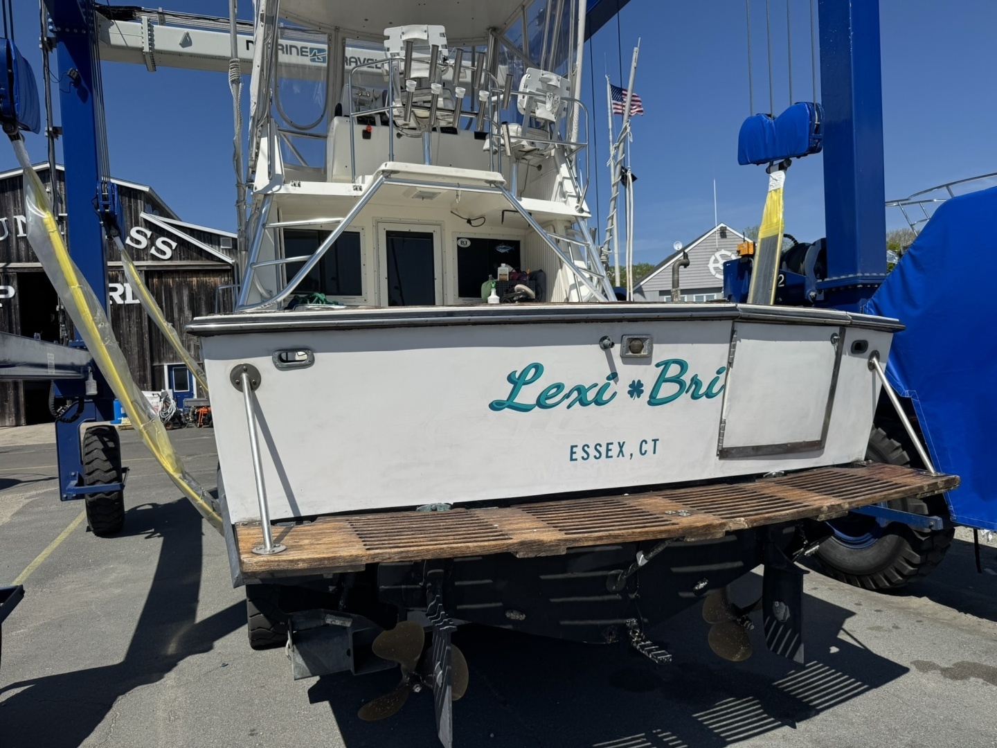 LEXI BRI 30ft Black Watch Yacht For Sale