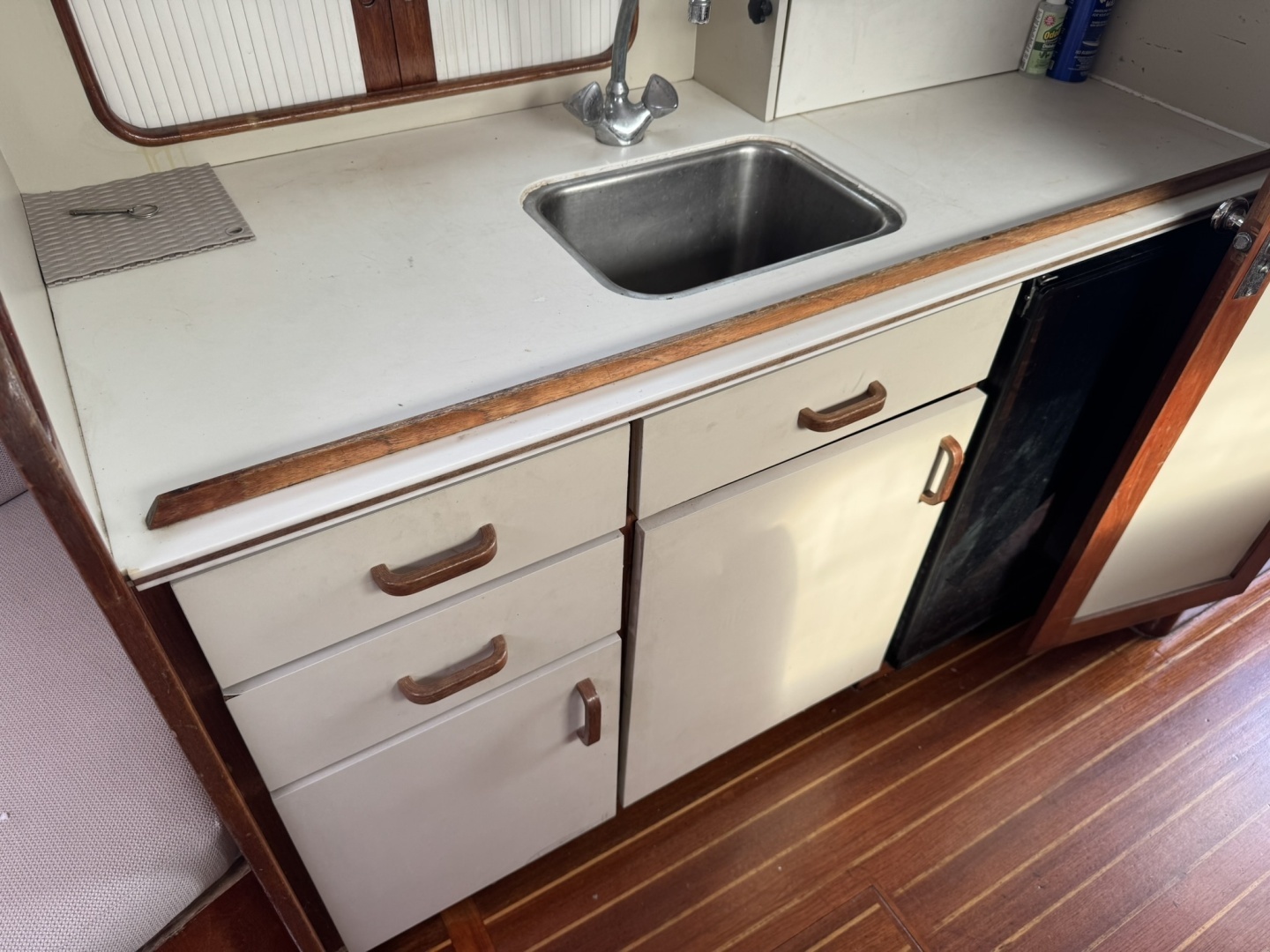 LEXI BRI 30ft Black Watch Yacht For Sale