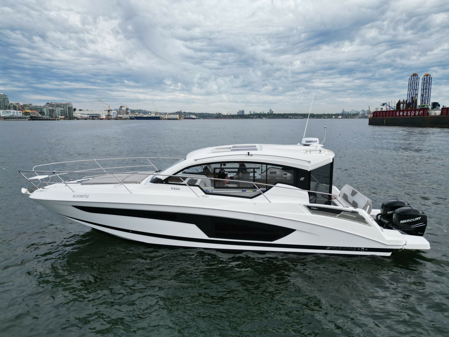 2022 Four Winns V355 Coupe