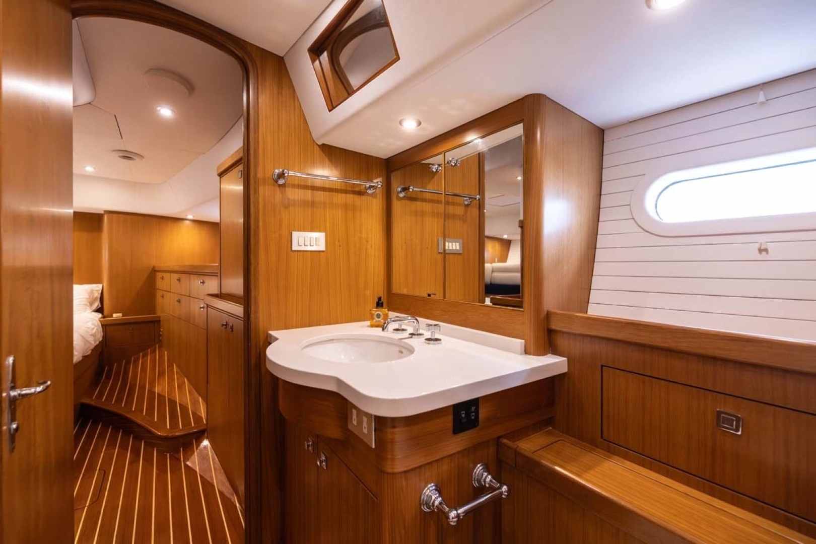 VENTURE 76ft Admiral Marine Yacht For Sale