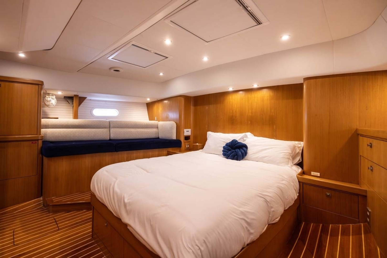 VENTURE 76ft Admiral Marine Yacht For Sale