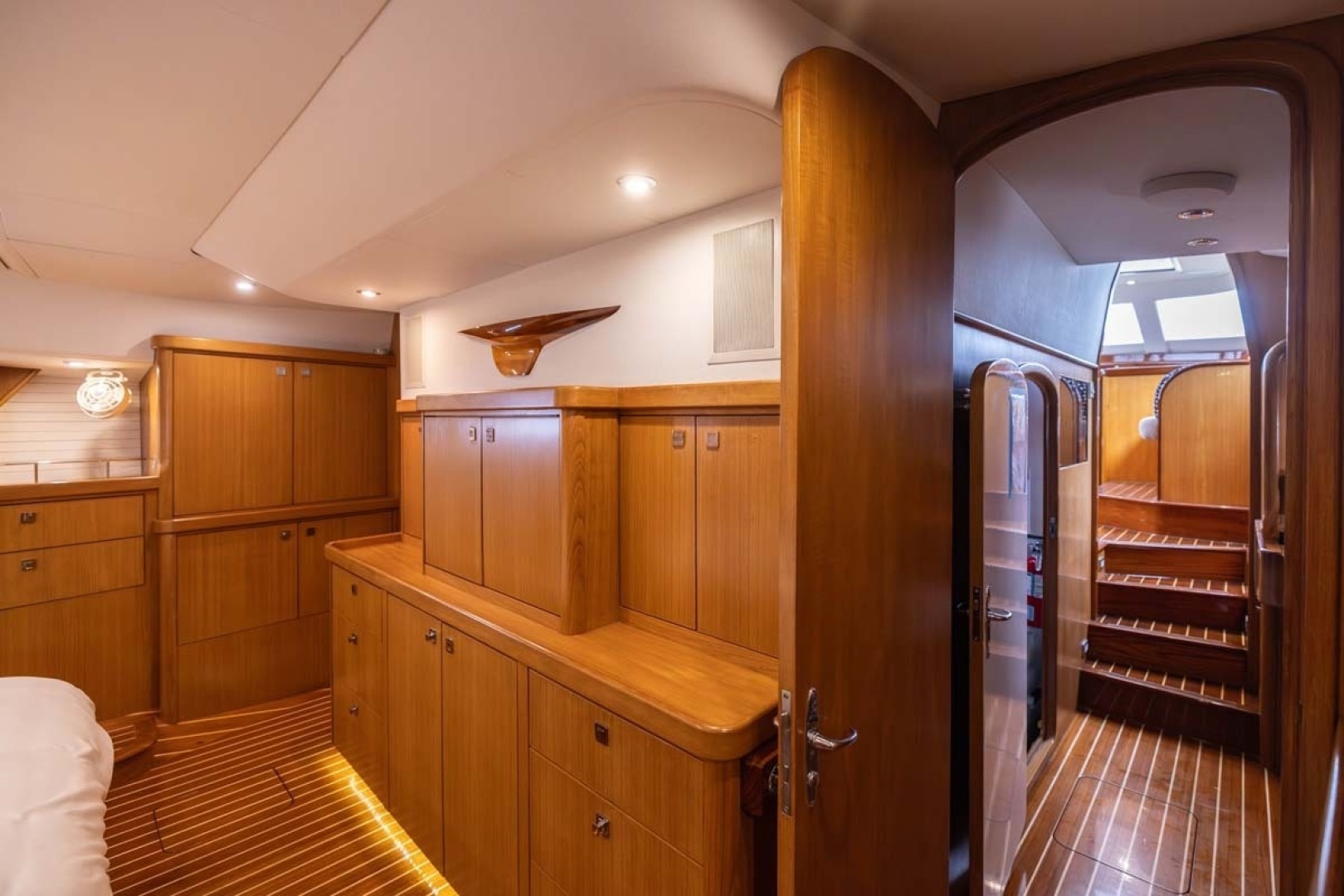 VENTURE 76ft Admiral Marine Yacht For Sale