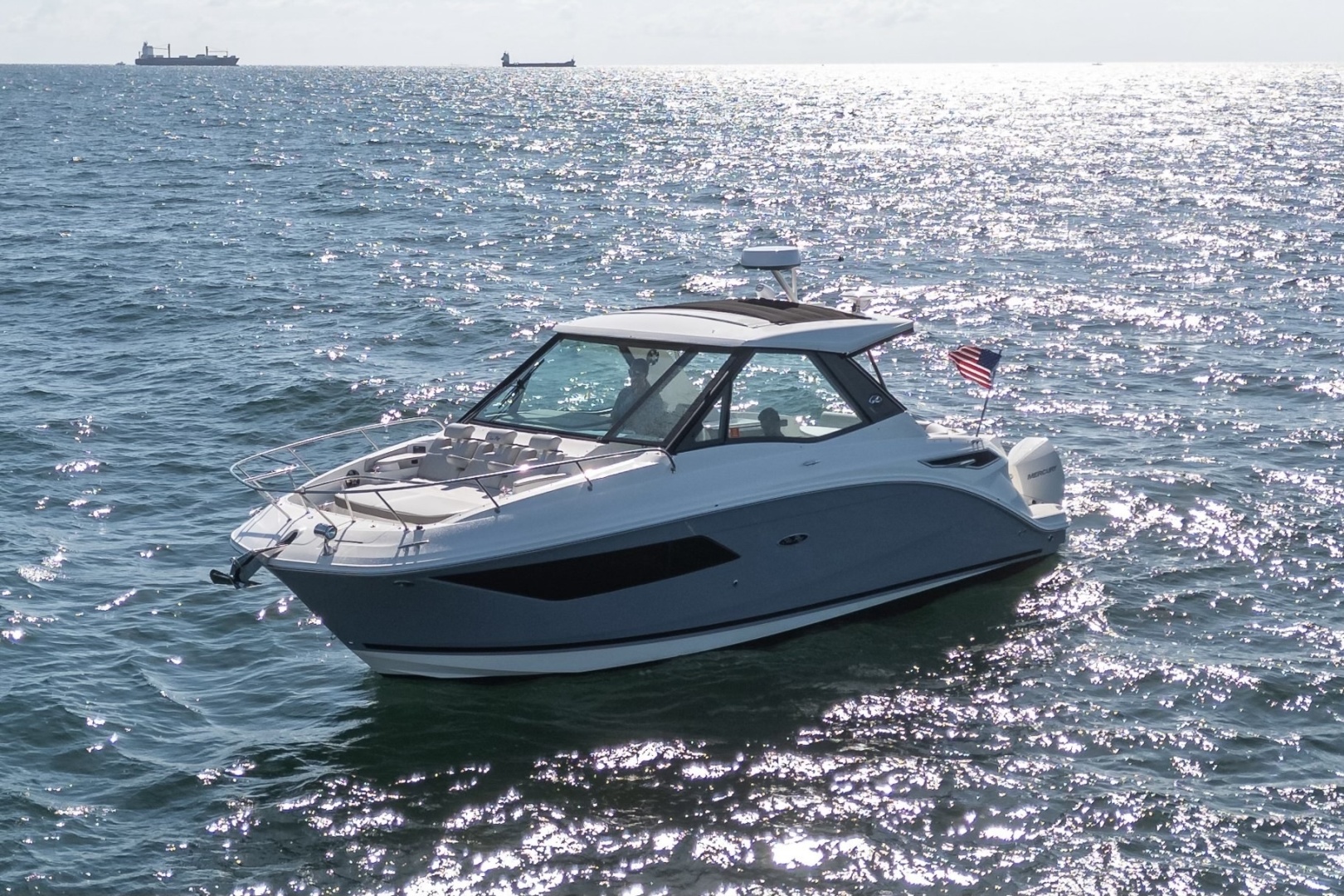 2021 Sea Ray 320 Sundancer