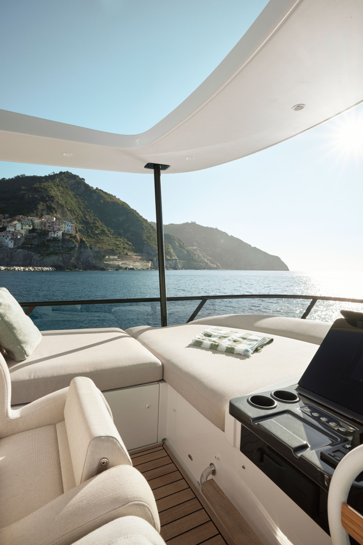 2026 Azimut 62 FLY