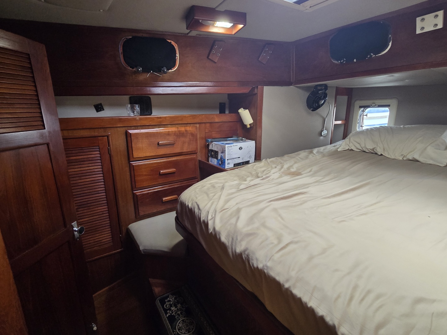 1990 Endeavour 