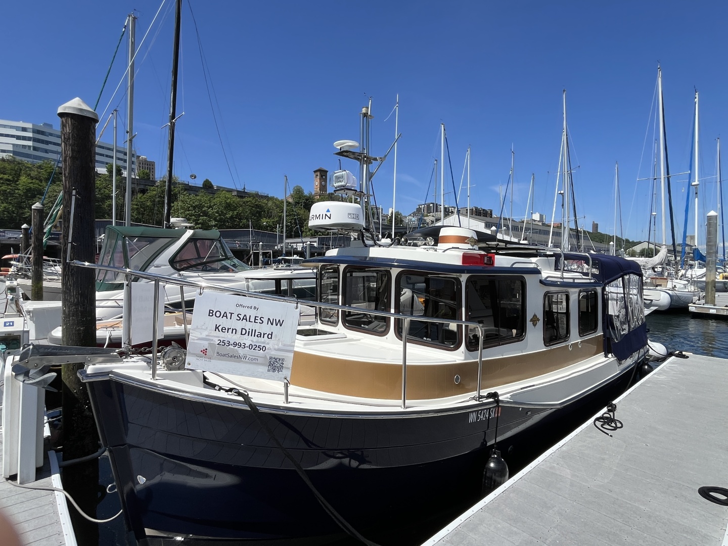 2017 Ranger Tugs R27 Northwest Edition
