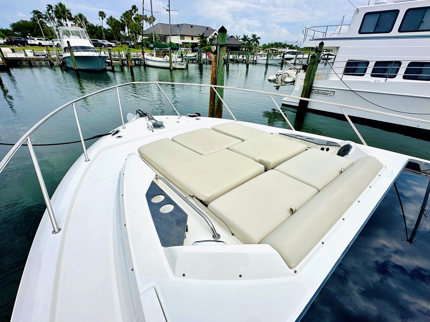 2023 Boston Whaler 405 Conquest