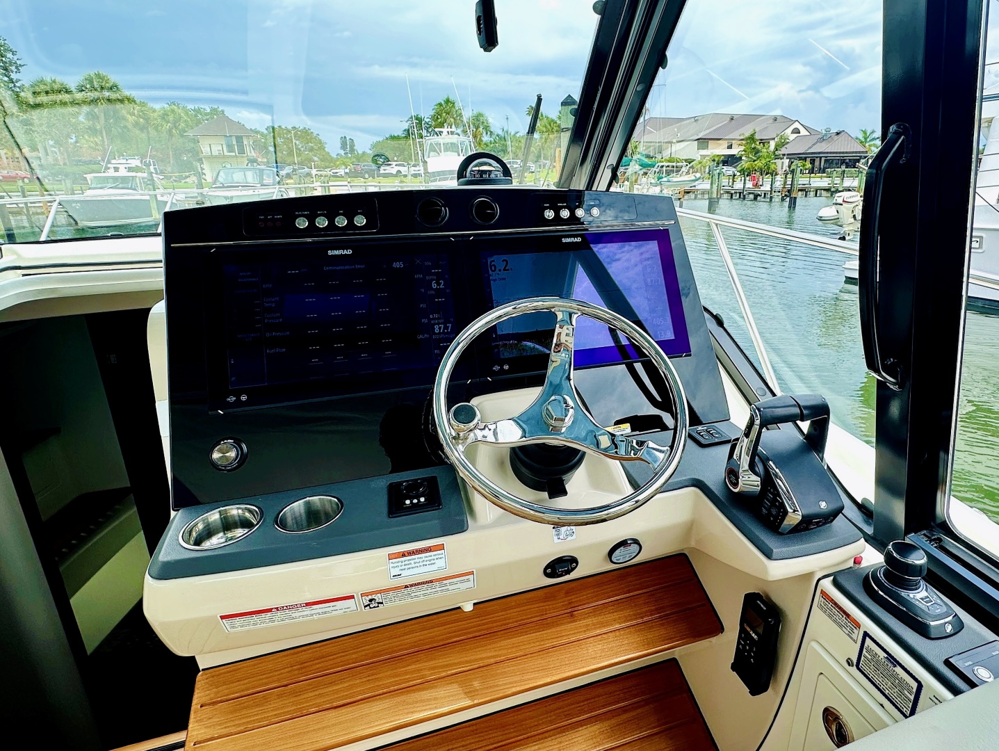 2023 Boston Whaler 405 Conquest