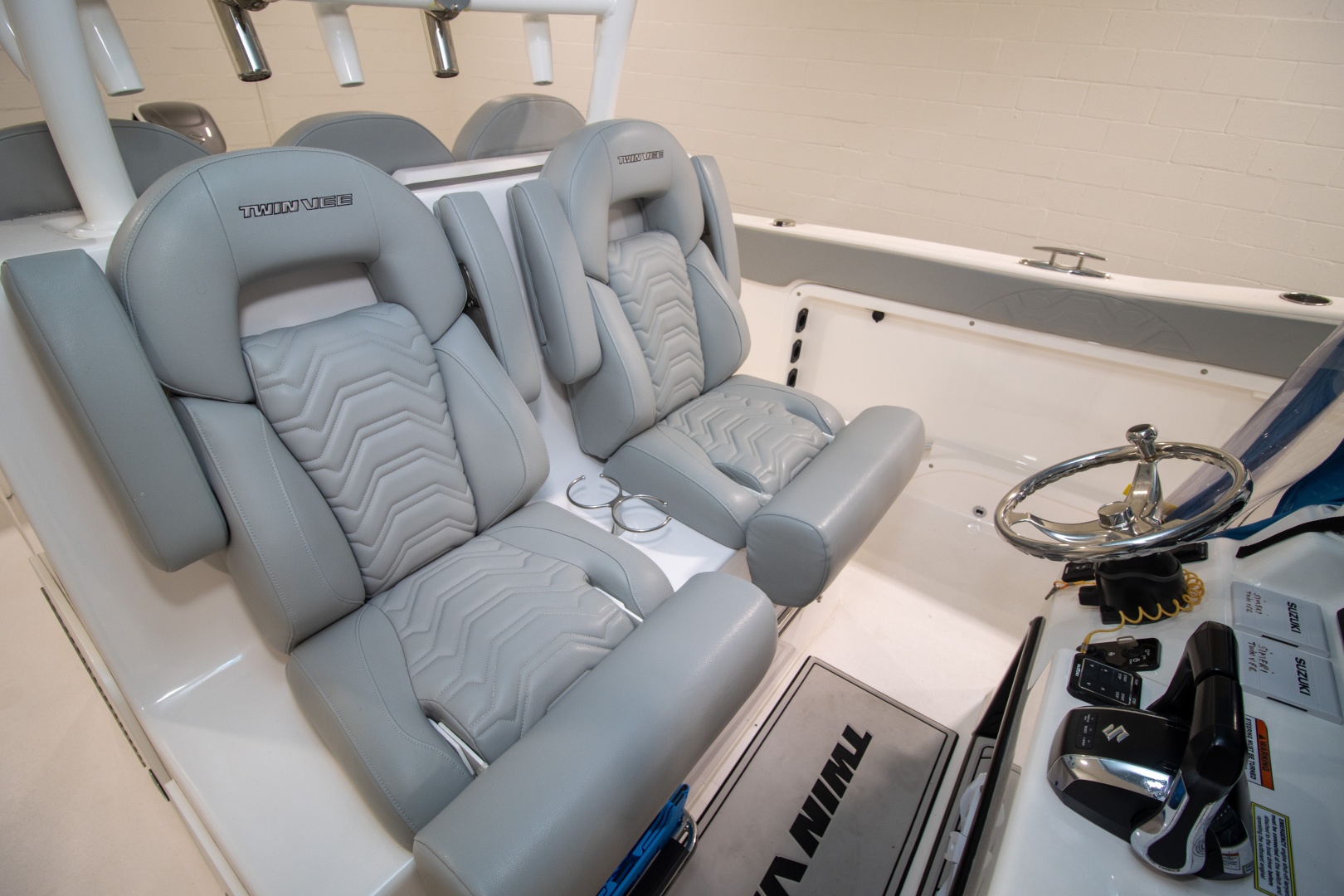 34ft Twin Vee Yacht For Sale