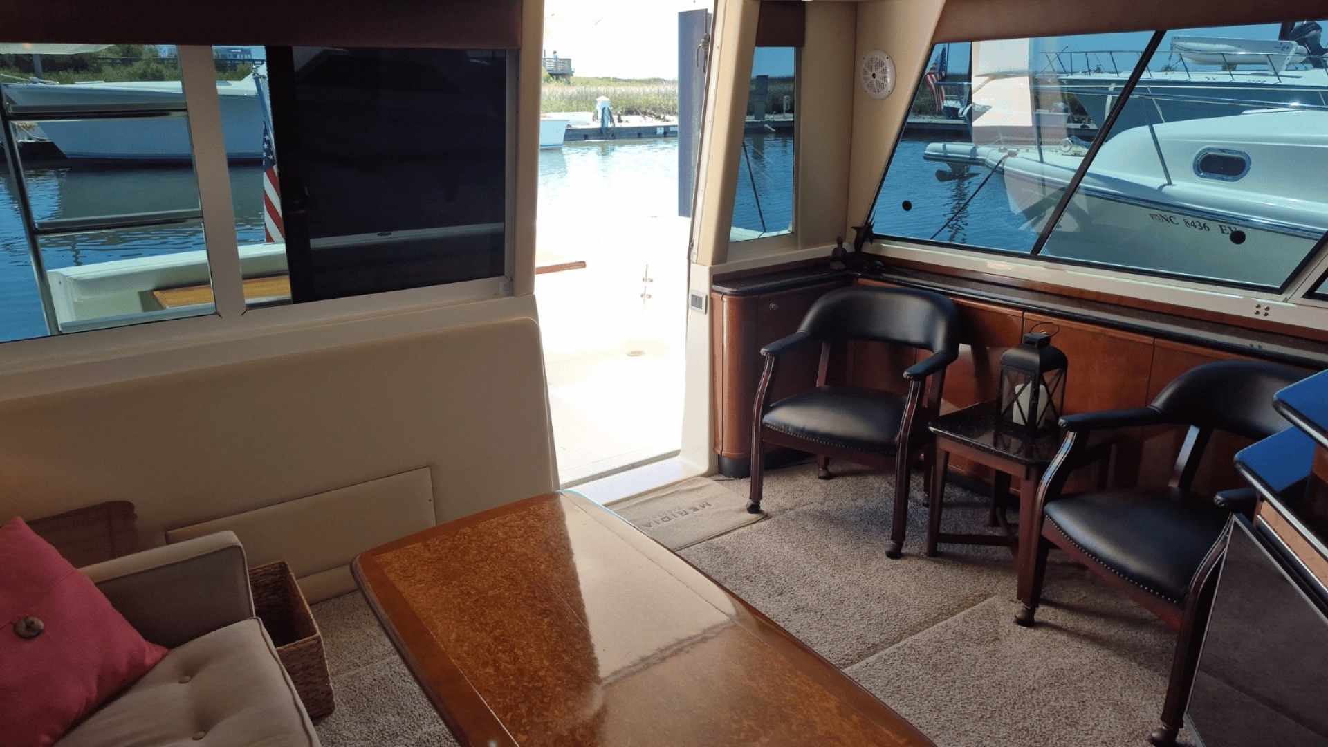 Salon Looking Aft