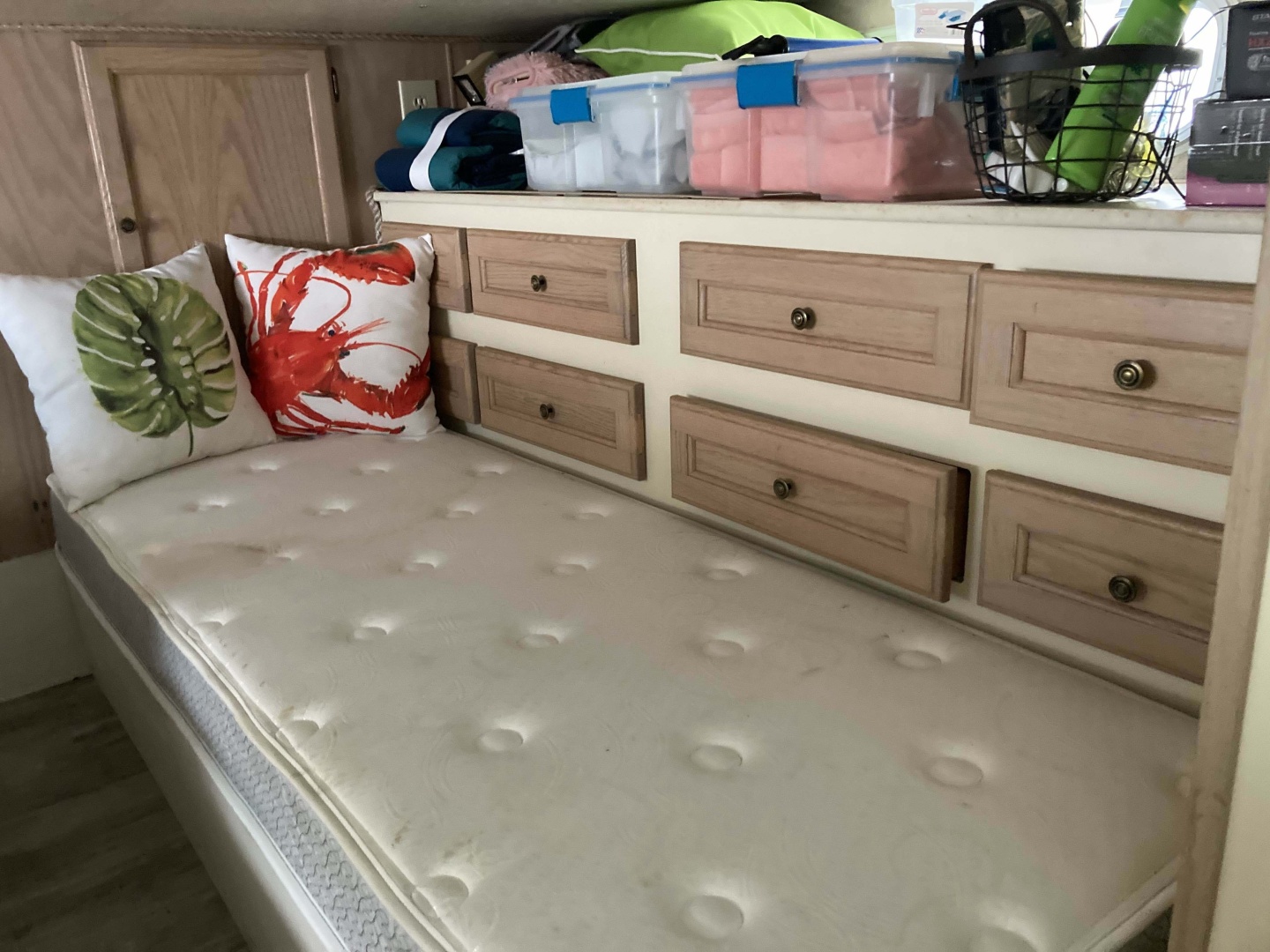 Fun Seeker 40ft Holiday Mansion Yacht For Sale Fun Seeker 40ft Holiday Mansion Yacht For Sale