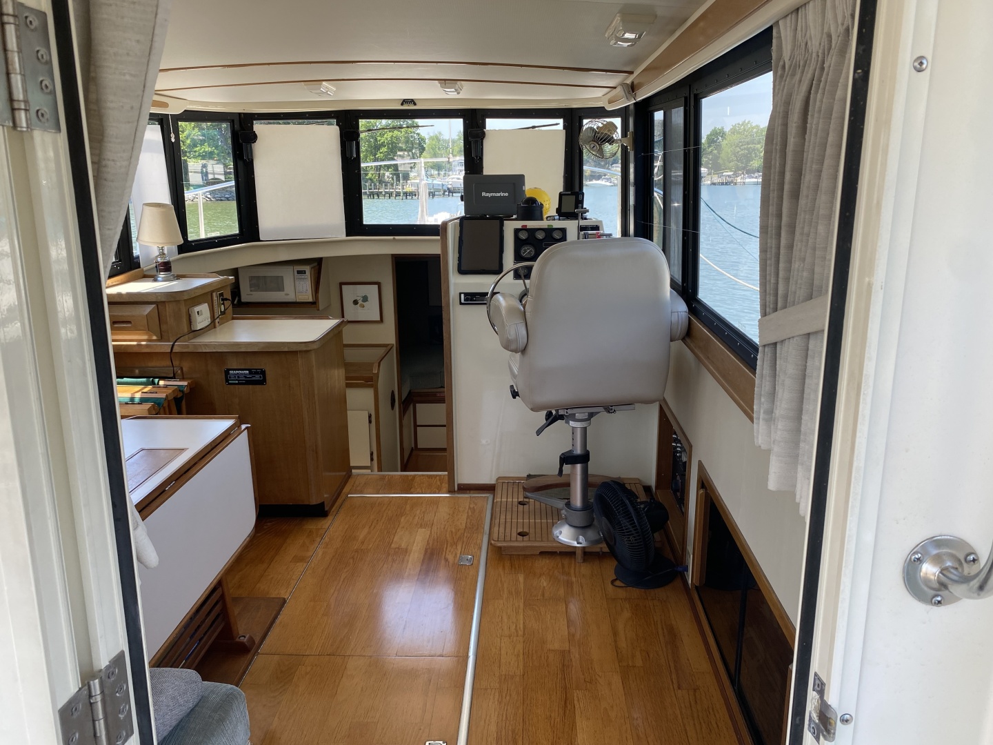 31ft Camano Yacht For Sale