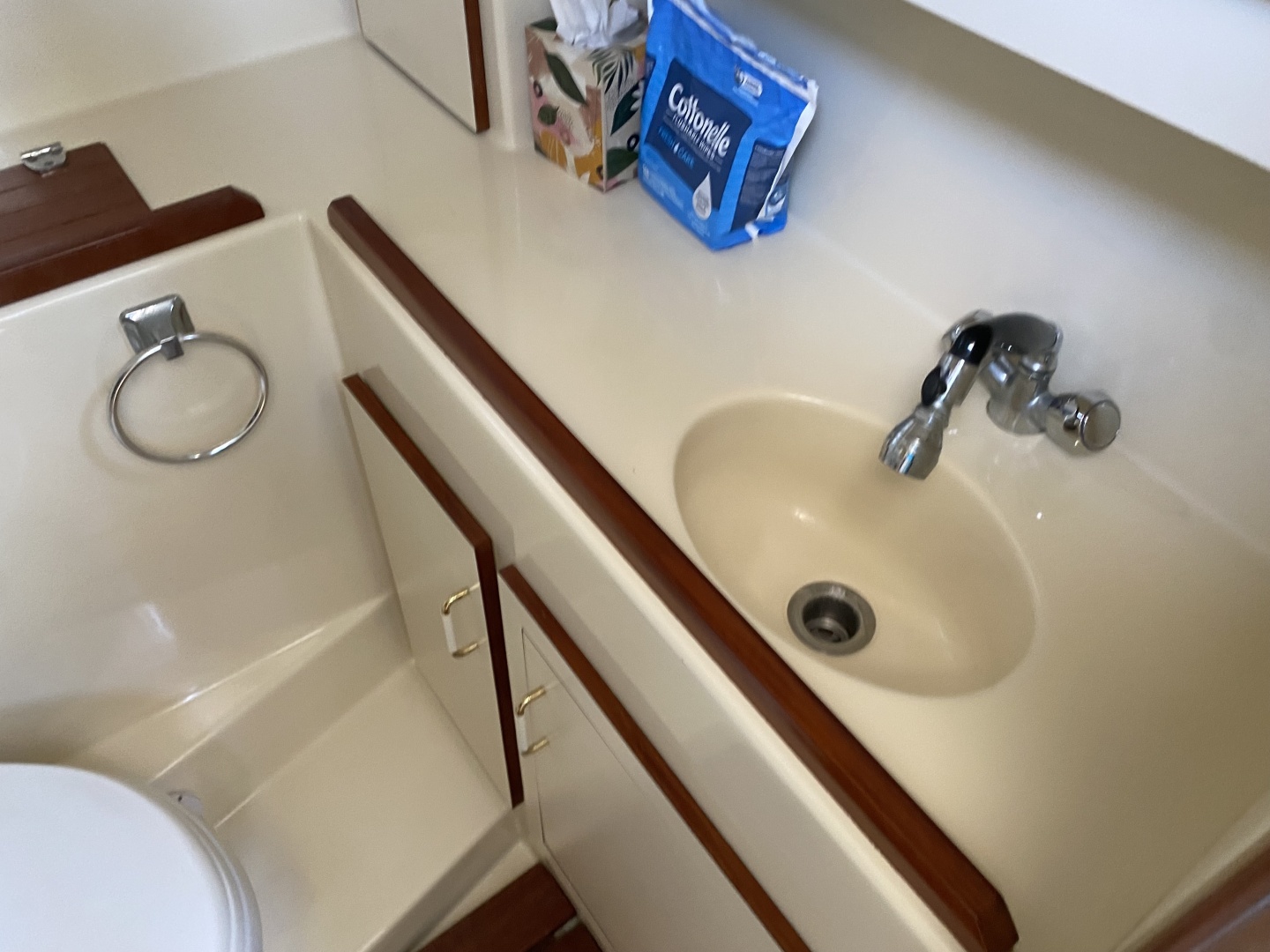 31ft Camano Yacht For Sale