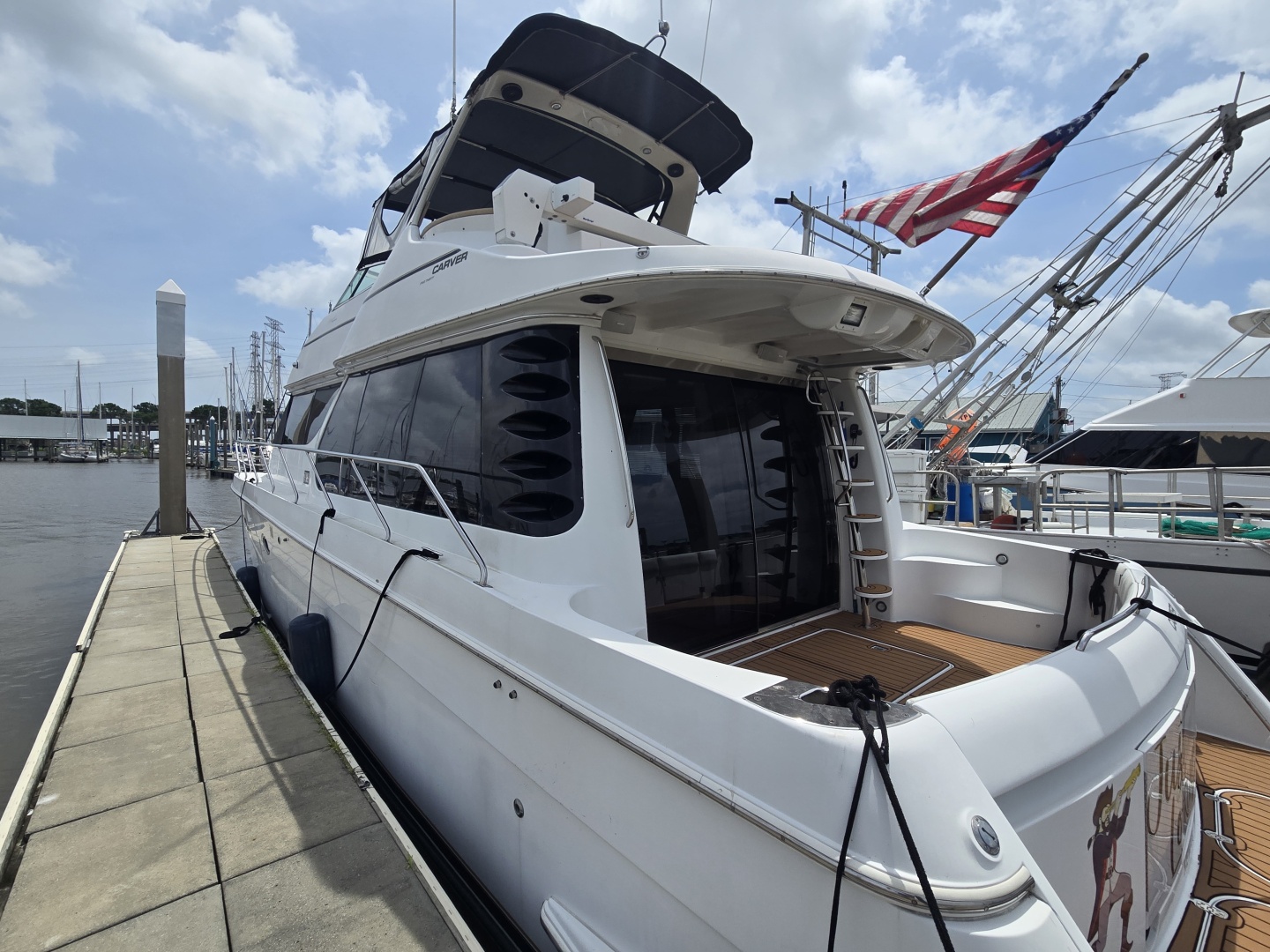 2000 Carver 530