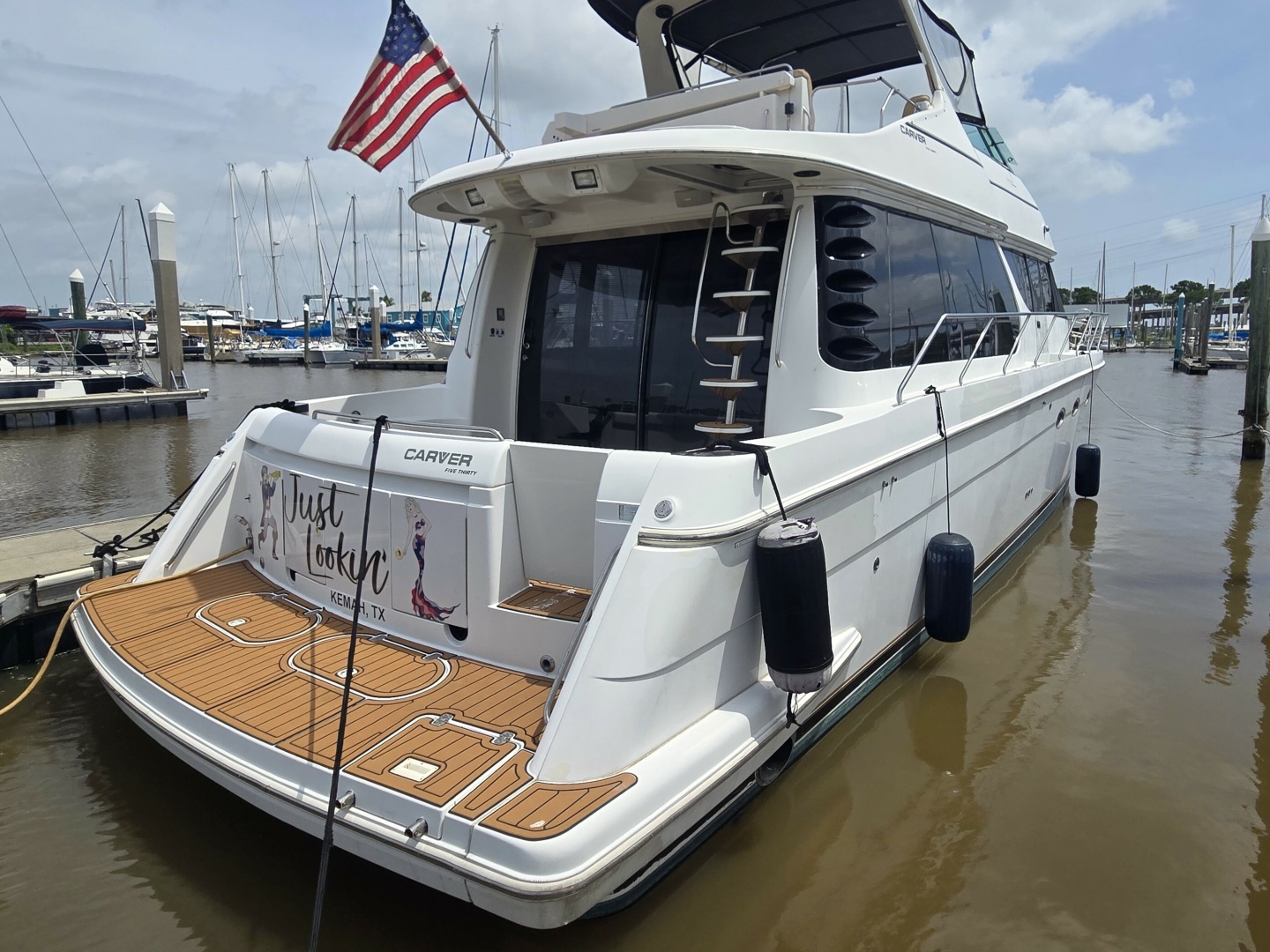 2000 Carver 530