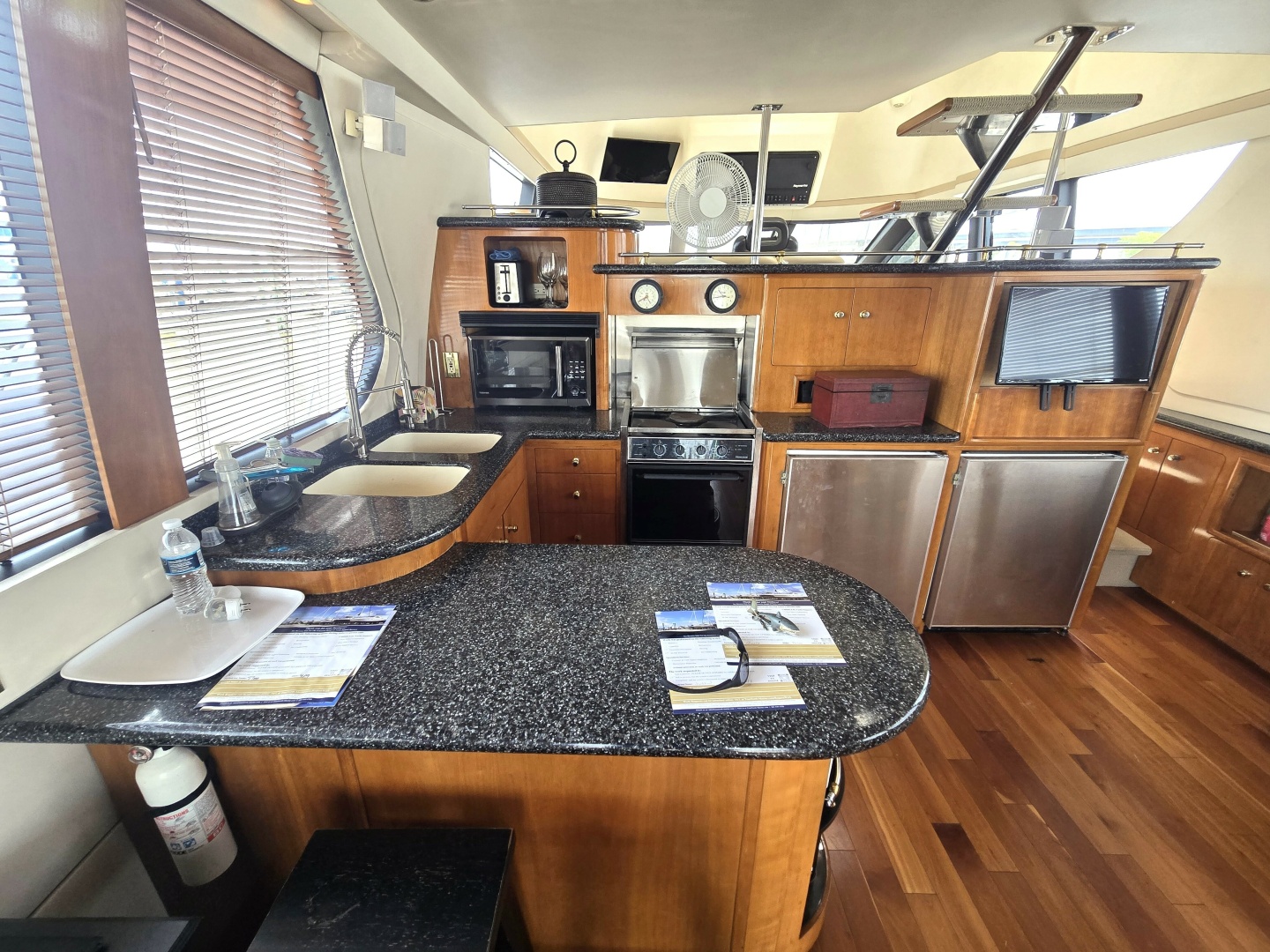 2000 Carver 530