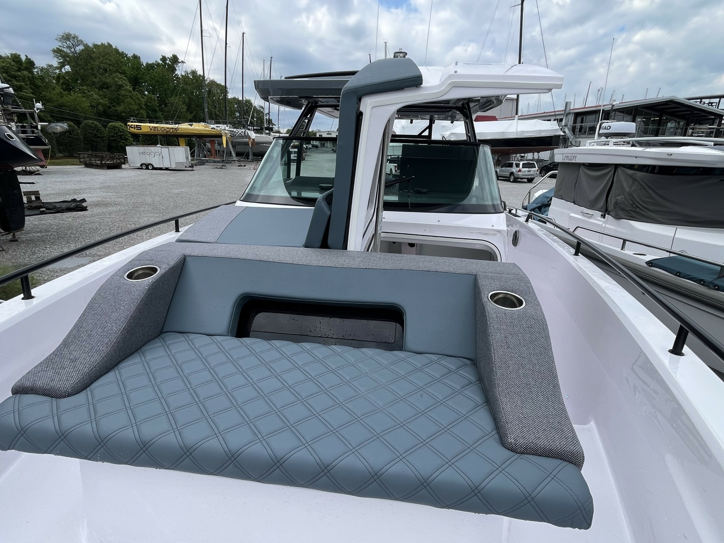 2025 Axopar 37 Sun Top