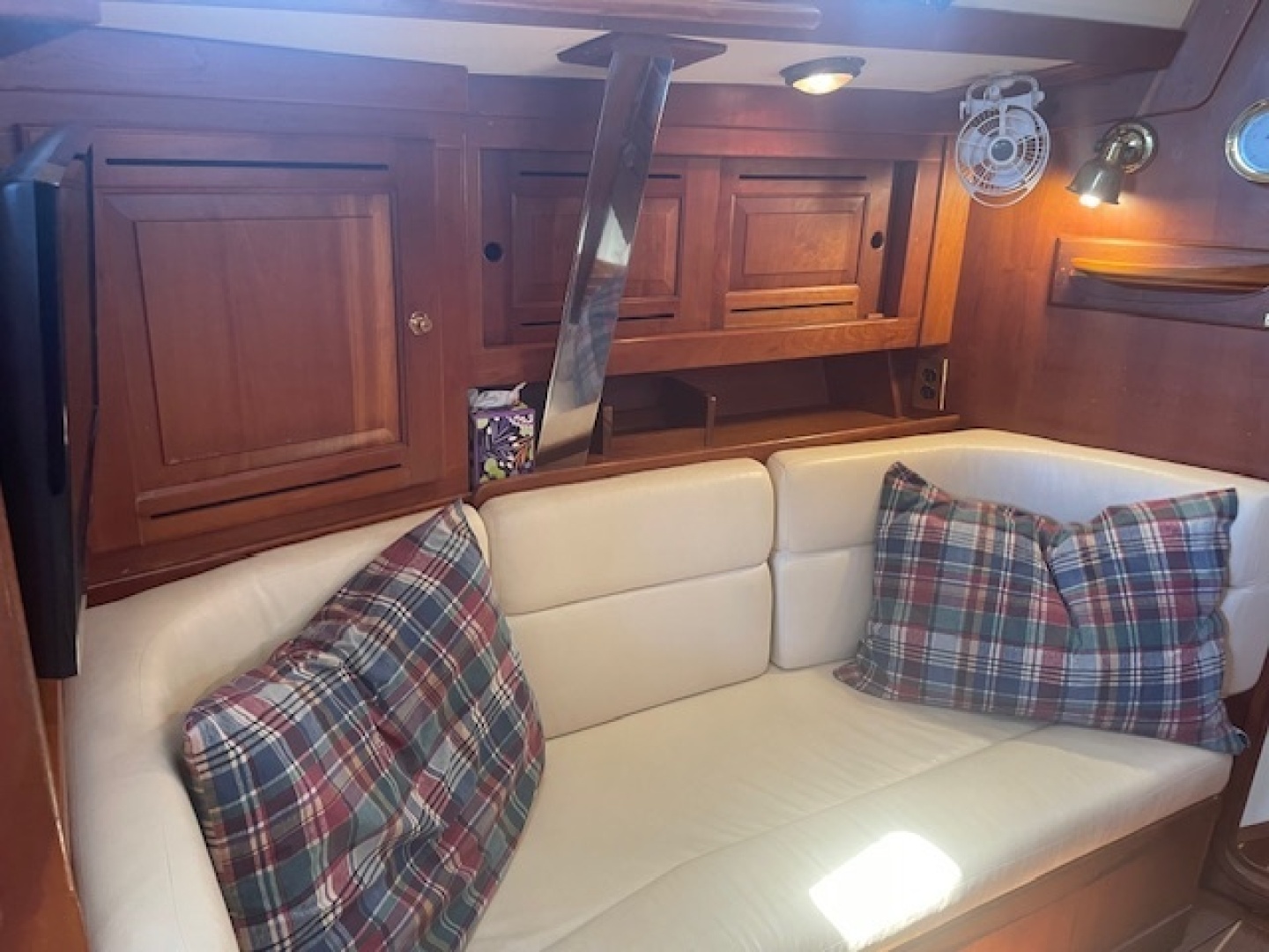 2001 Tartan 3700