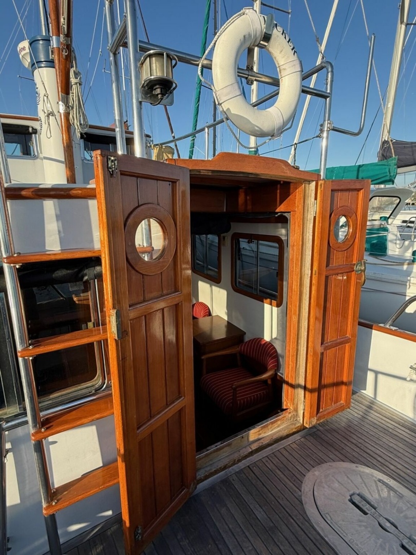 1987 Lord Nelson Victory Tug