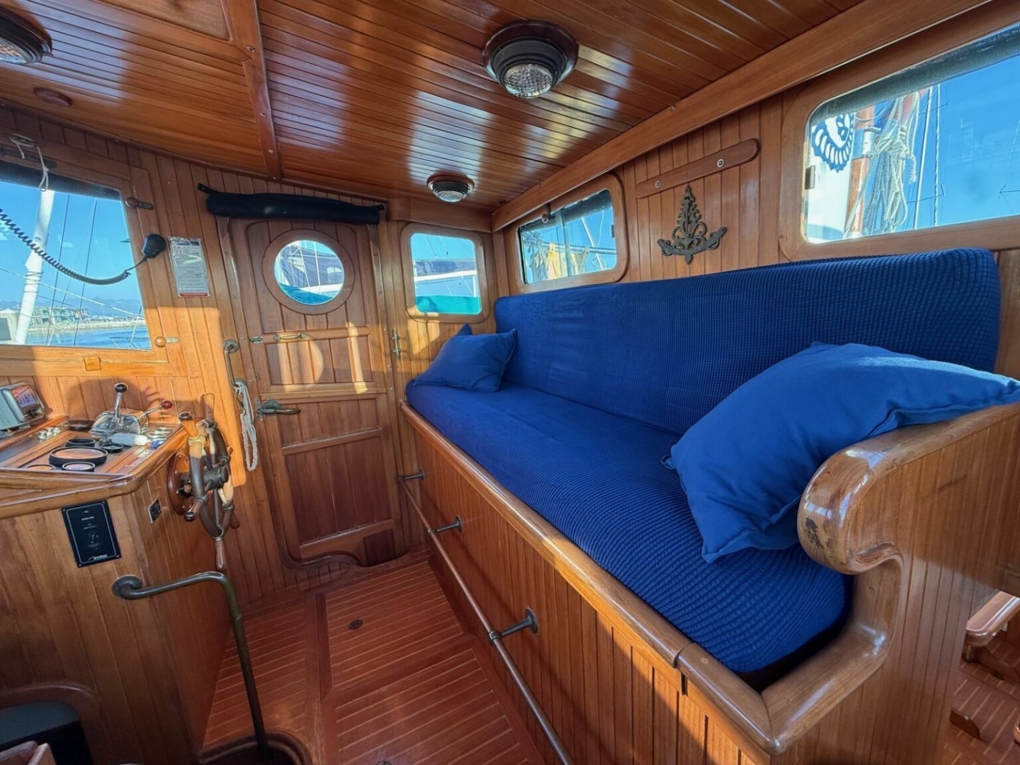 1987 Lord Nelson Victory Tug