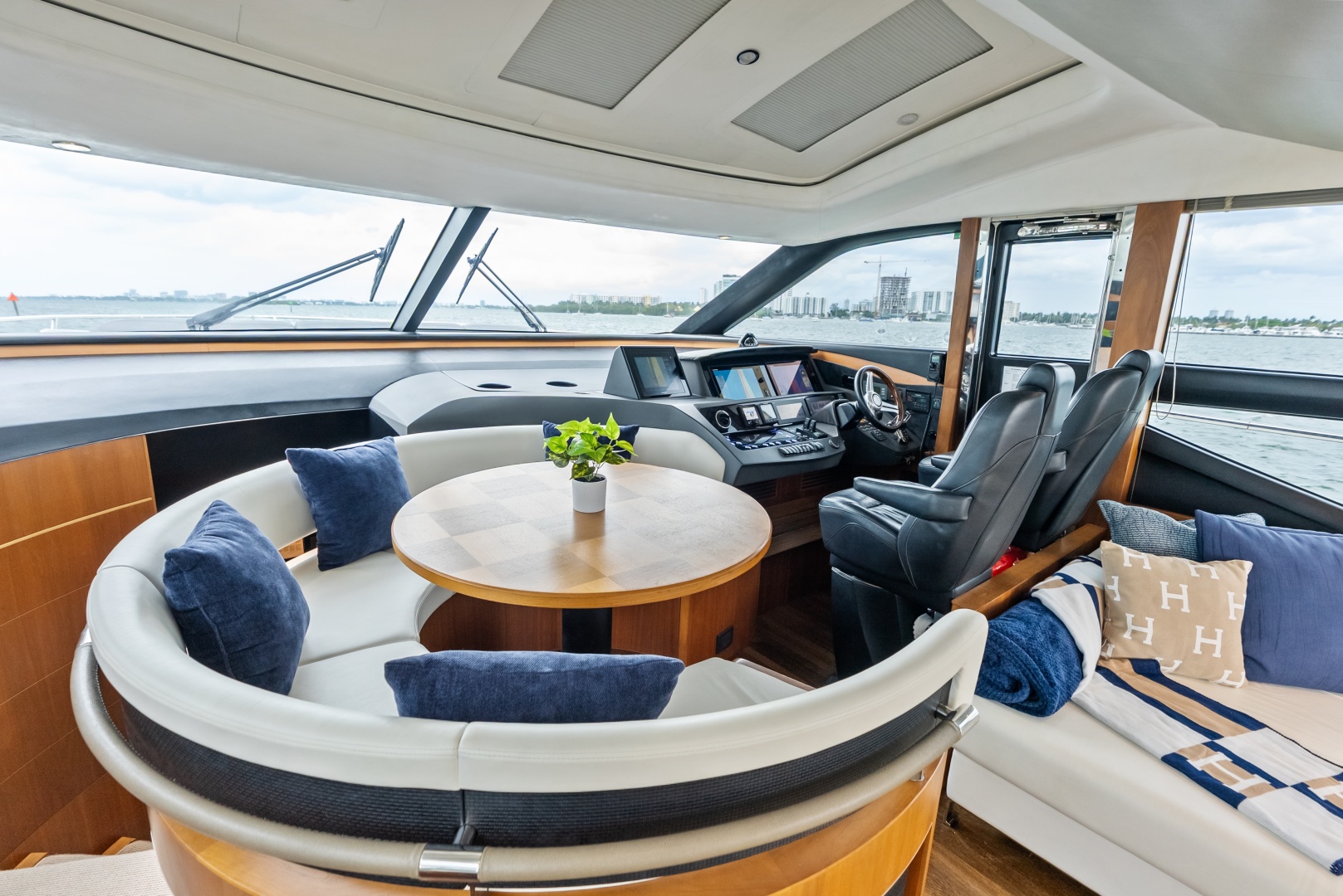2014 Princess S72