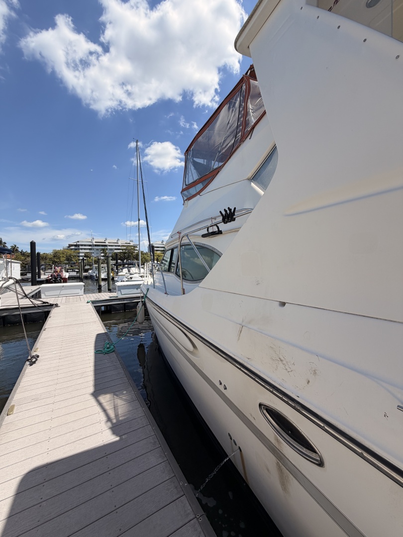 Nefertite 41ft Maxum Yacht For Sale