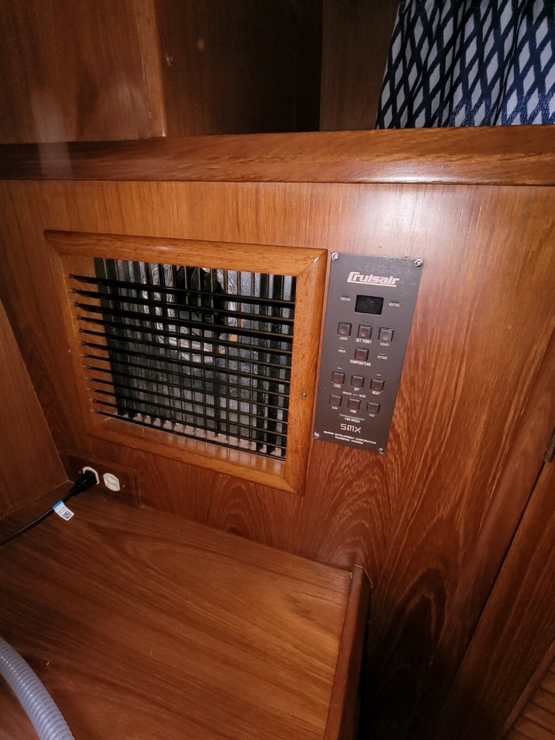 1990 DeFever Offshore Cruiser