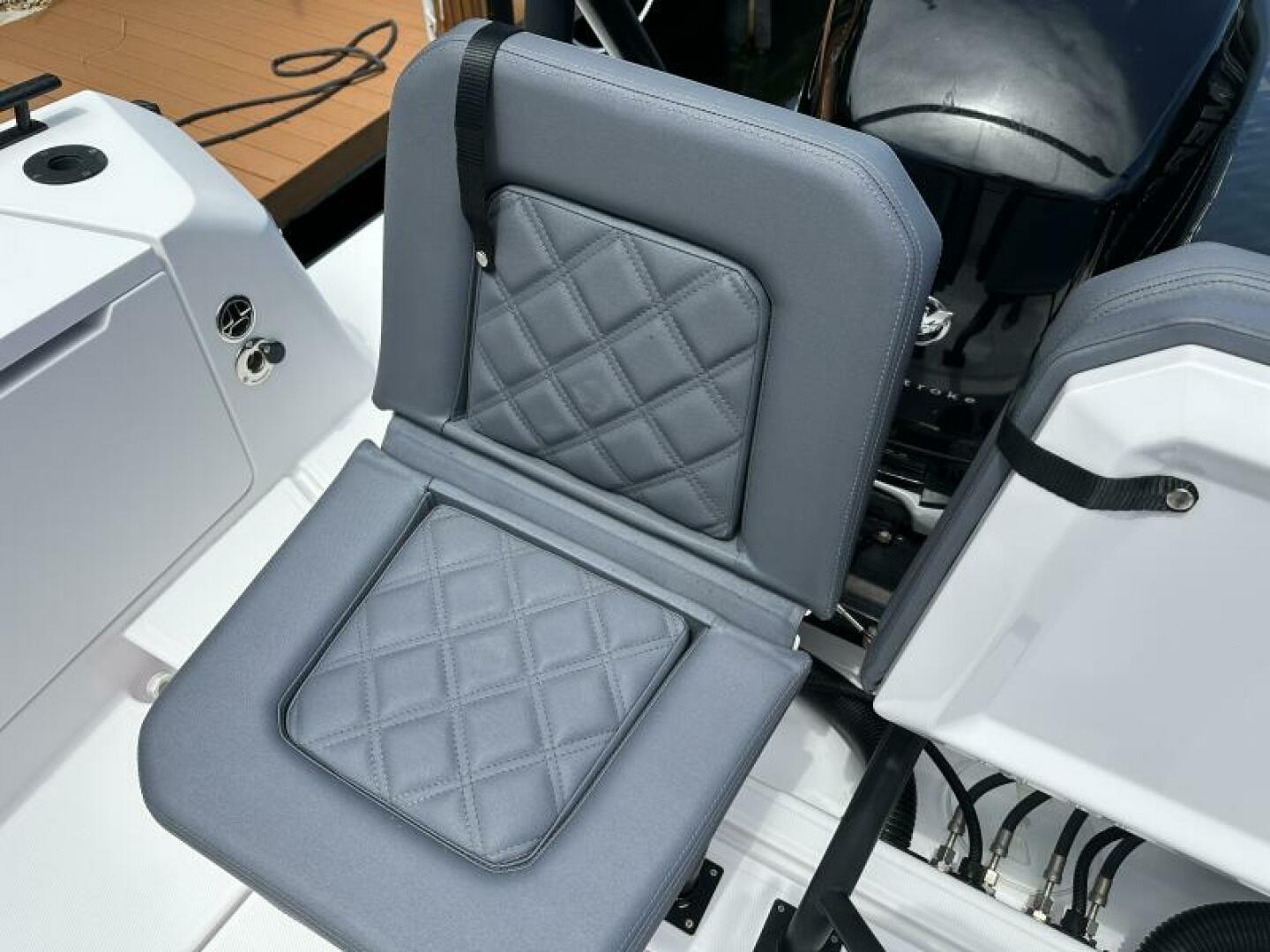 2021 Axopar 37 XC Cross Cabin Brabus