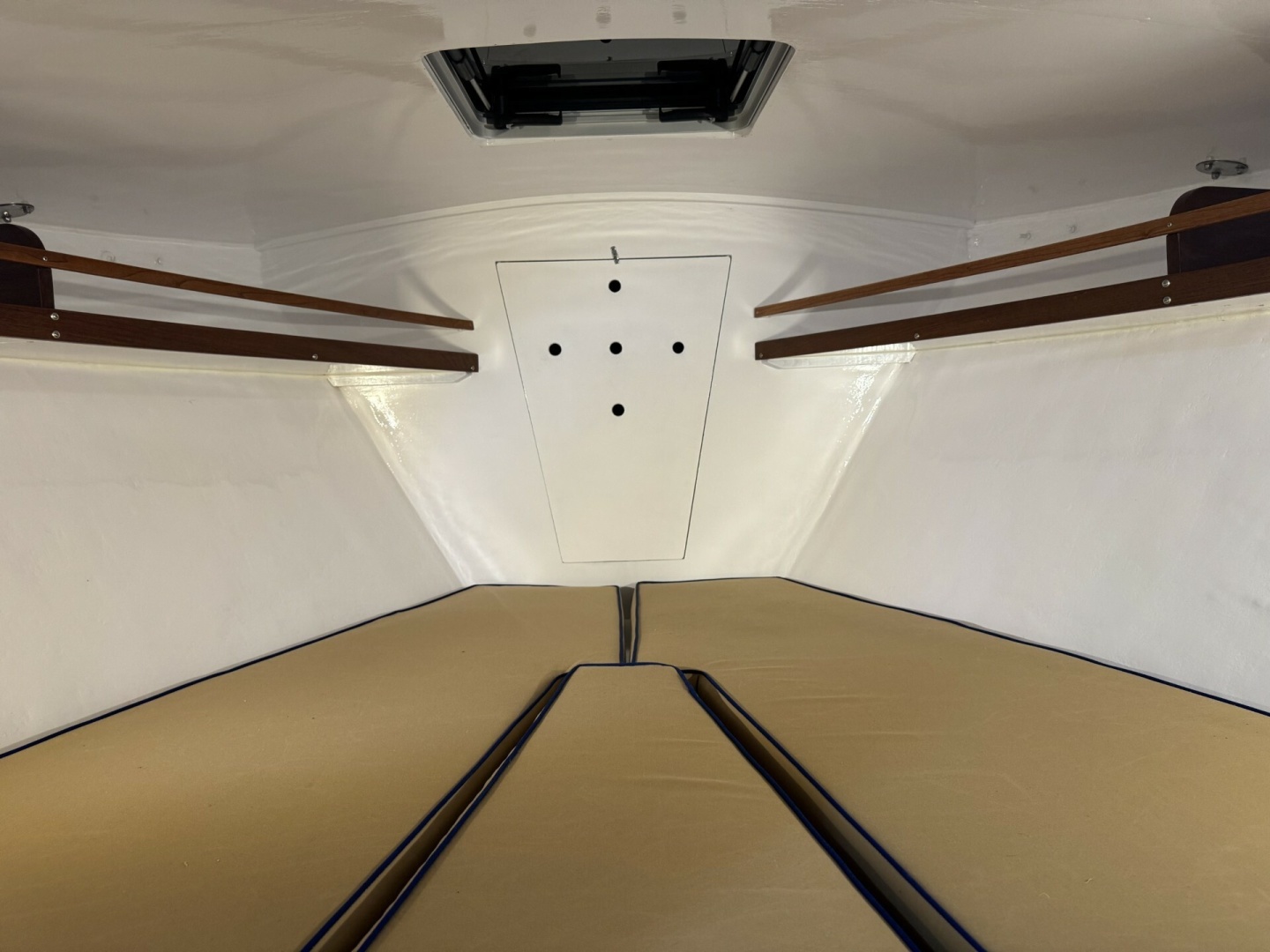 TRUE BLUE 29ft Dyer Yacht For Sale